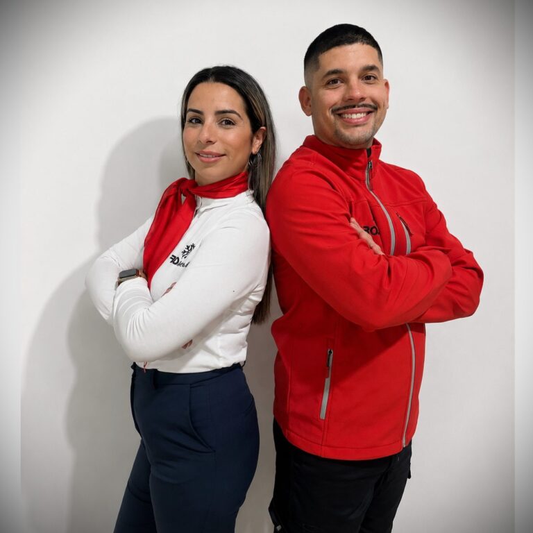Co fundadores de Rohostel Yoselin y Angel